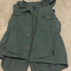 Gap vest